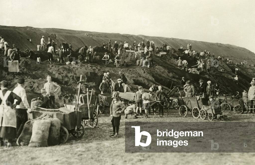 Looking for coal, 1929/30