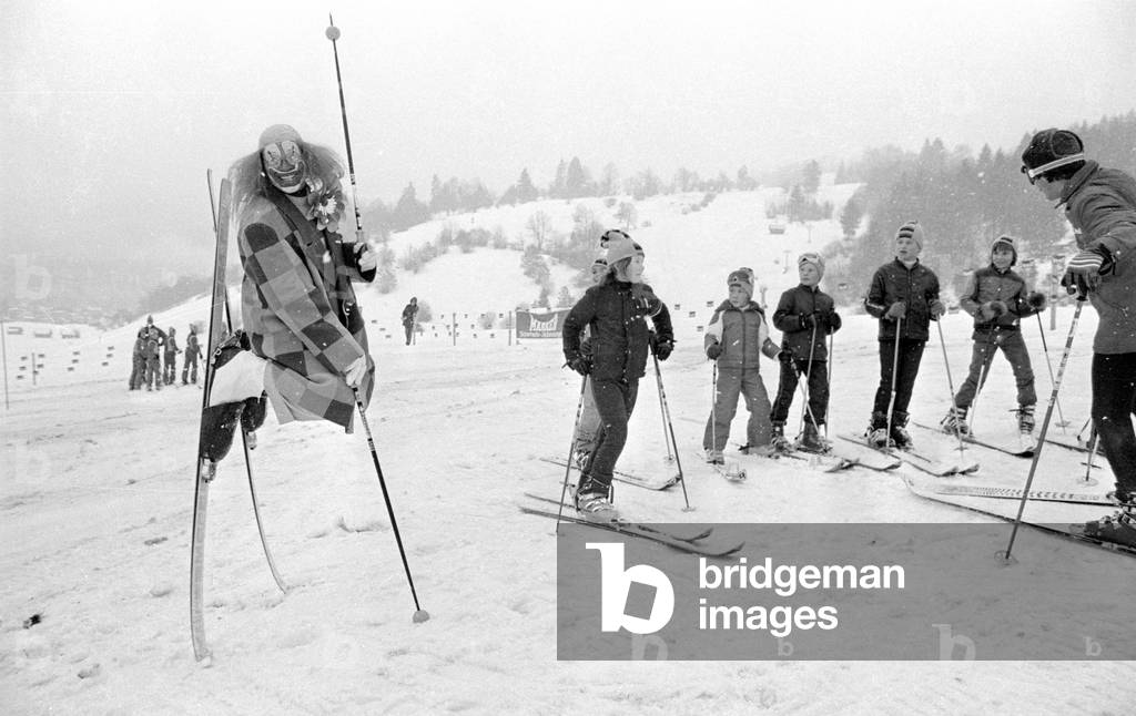 Ski course for children in the Skischule Garmisch, 1974 (b/w photo)