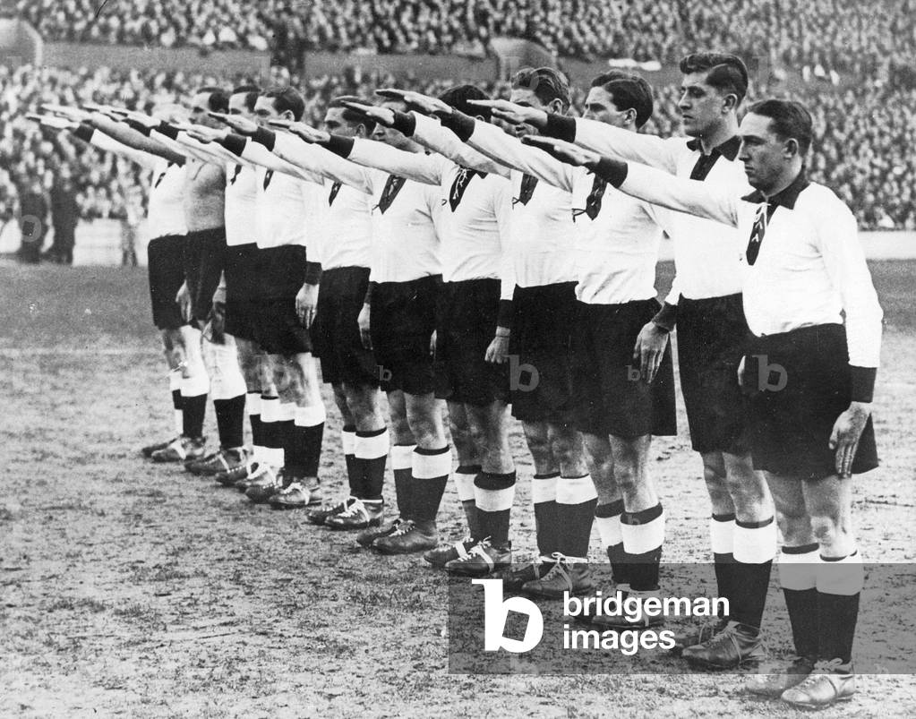 The German national football team before a friendly match against England, 1935 (b/w photo)