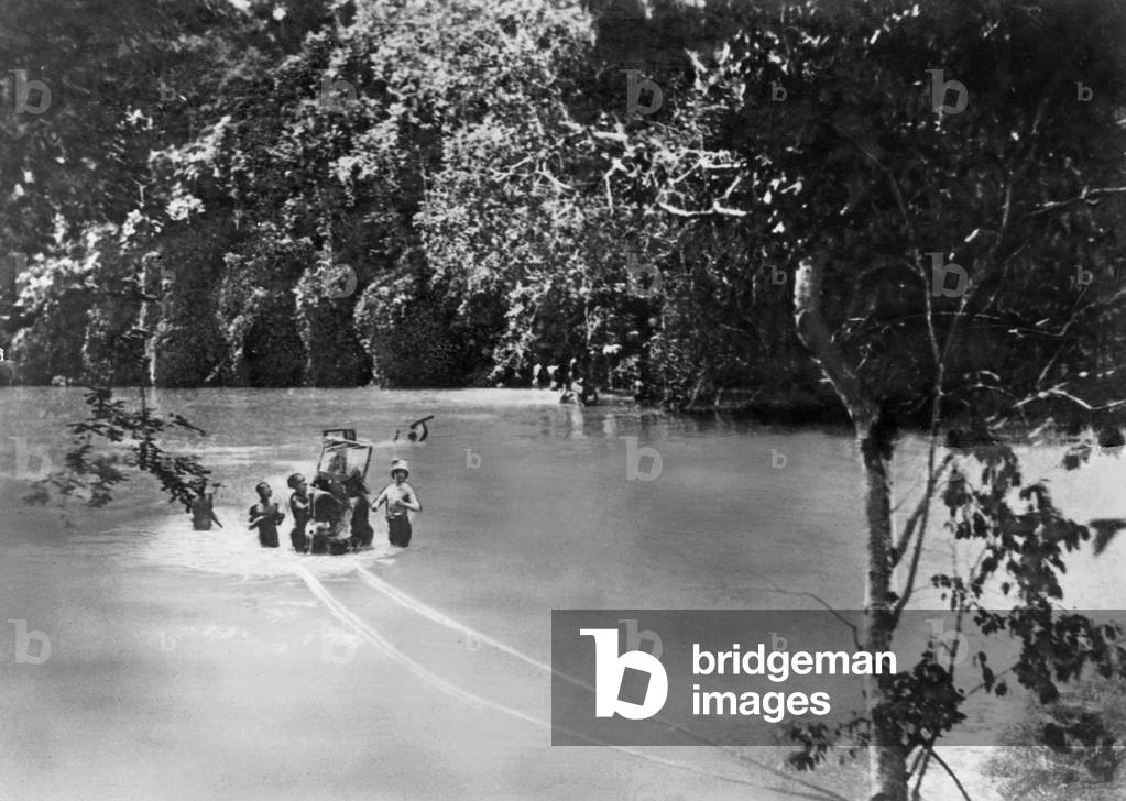 Carl Peters crosses the Wami (b/w photo)