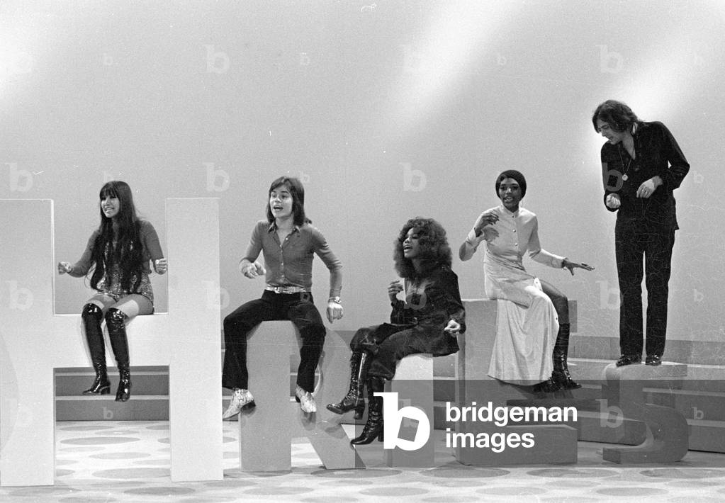 Band in the show 3x9, 1971 (b/w photo)