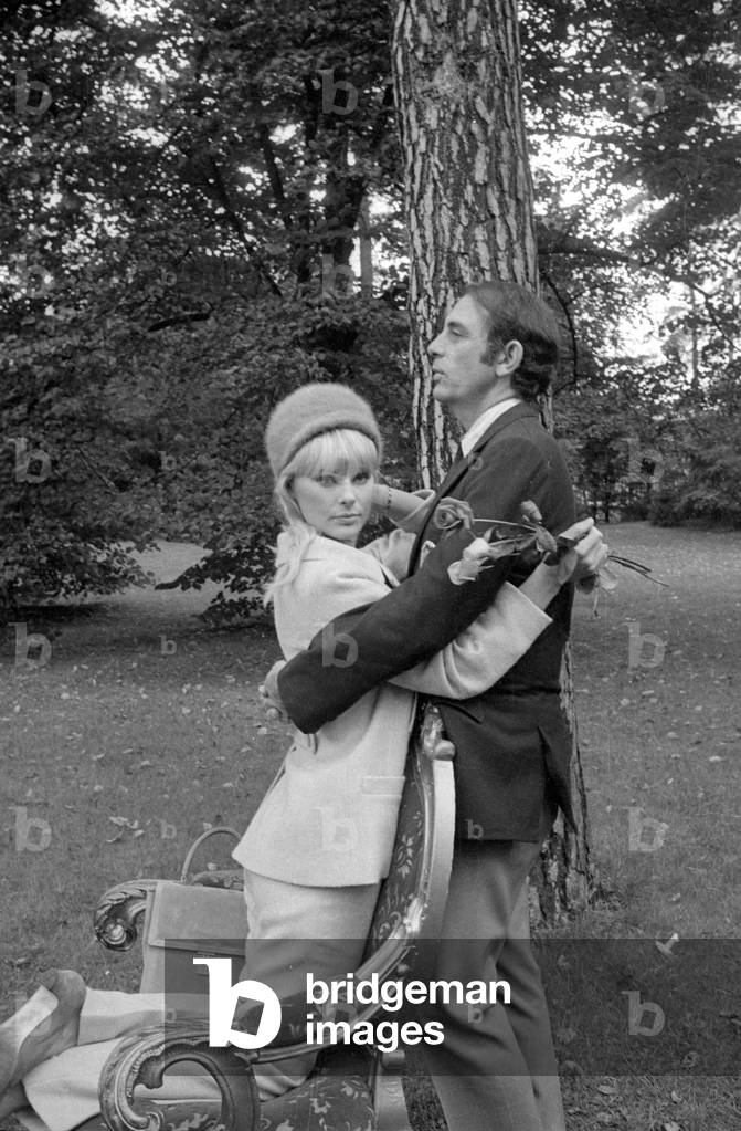 Elke Sommer with John Hyams in Berlin, 1966 (b/w photo)