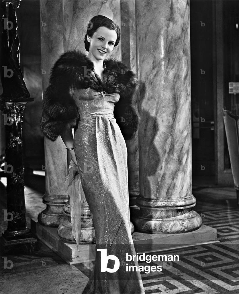 Hilde Krahl in 'Gastspiel im Paradies', 1938 (b/w photo)