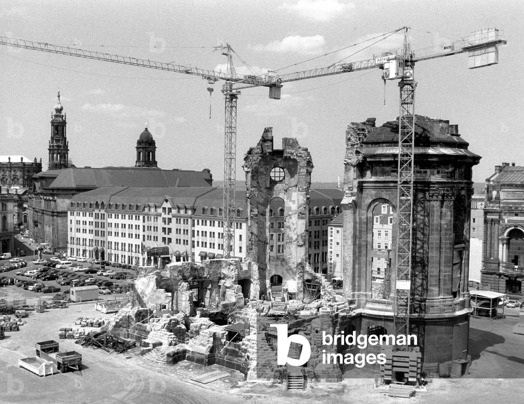 Reconstruction of the Frauenkirche, Dresden, Germany, 1994 (b/w photo)