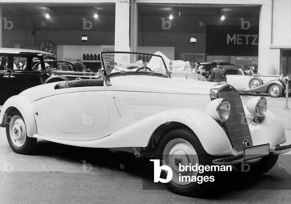 Mercedes 2 l sports car roadster, 1936 (b/w photo)