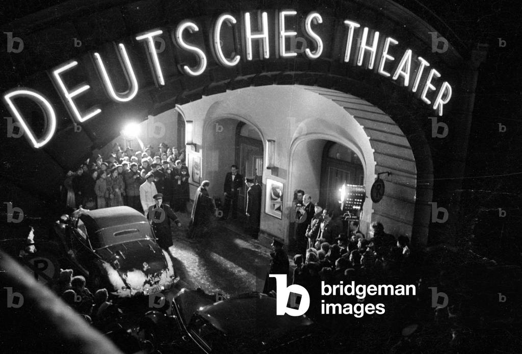 Film ball during Carnival at the Deutsches Theater in Munich, 1953 (b/w photo)