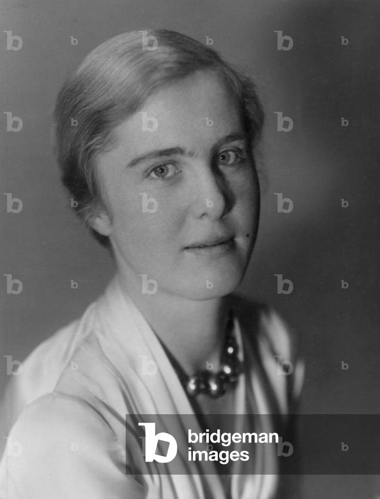 Portrait of a woman, 1935 (b/w photo)