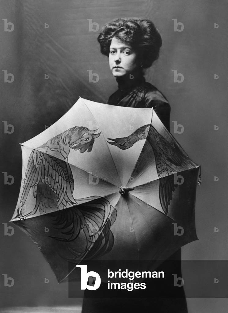 Umbrella fashion, 1910 (b/w photo)