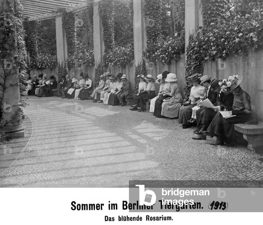 Summer in Berlin Tiergarten, 1913 (b/w photo)