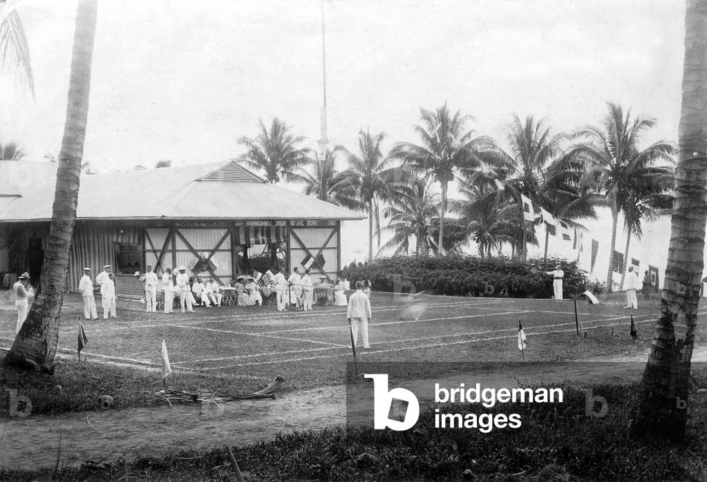 A tennis court of the German Club in Kokopo, 1915 (b/w photo)