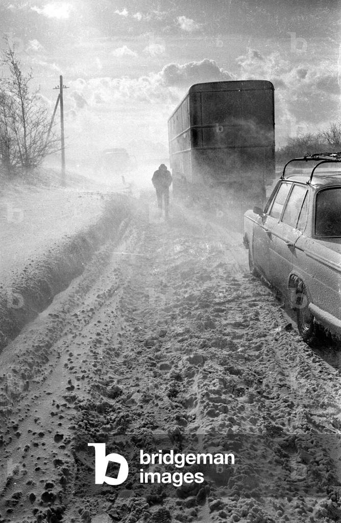 Cars in the snow, 1965 (b/w photo)