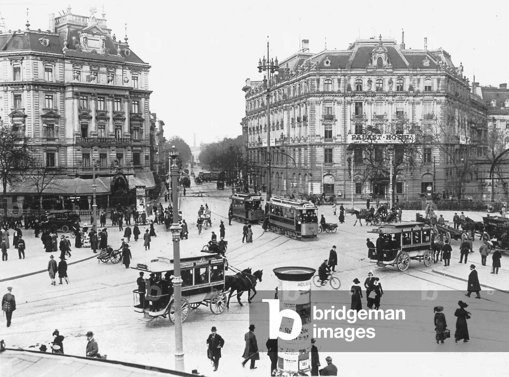 The Potsdamer Platz in Berlin, 1914 (b/w photo)