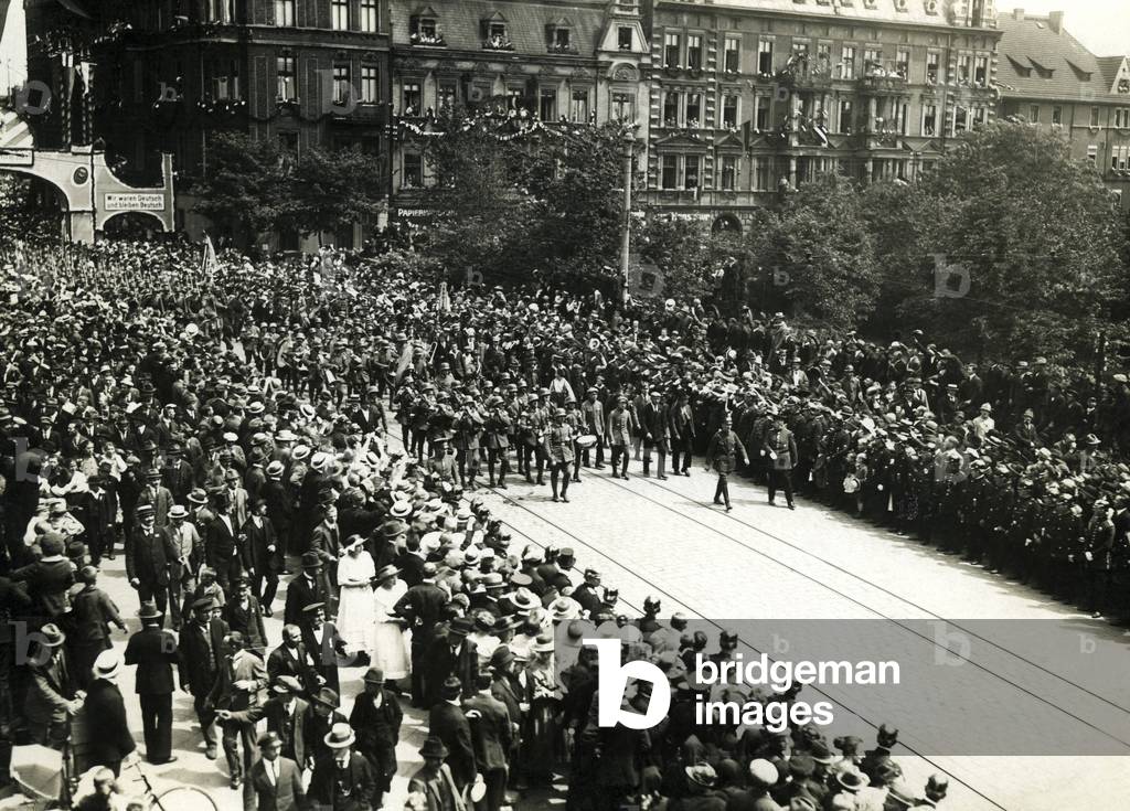 Entry of the Reichswehr (German army) in Gleiwitz, 1922