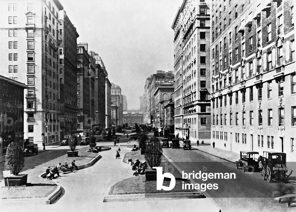 Park Avenue in New York, 1927 (b/w photo)