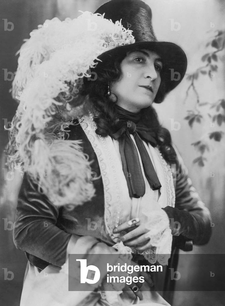 Paula Busch as Lady Hamilton, 1925 (b/w photo)