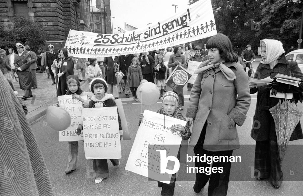 March against education crisis in Munich, 1974 (b/w photo)