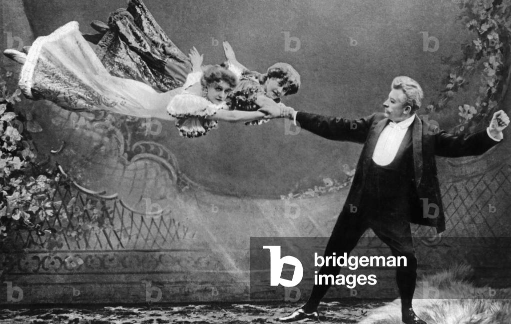 Hovering women in a vaudeville, c.1905 (b/w photo)