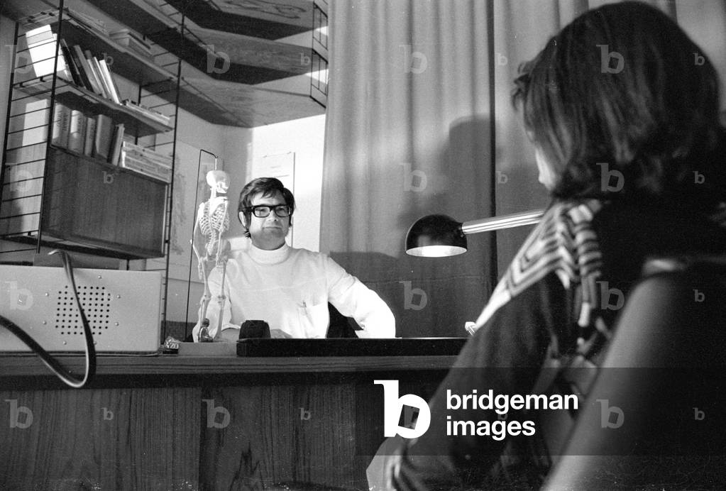 Autogenic training, 1974 (b/w photo)