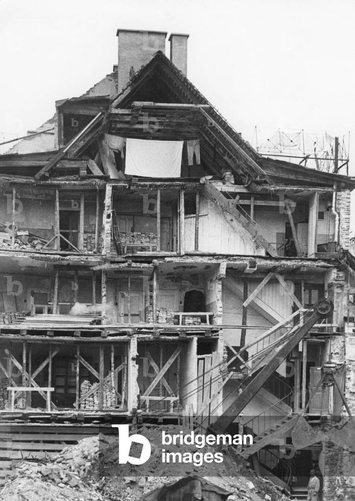 The Munich Kulissenhaus, 1945