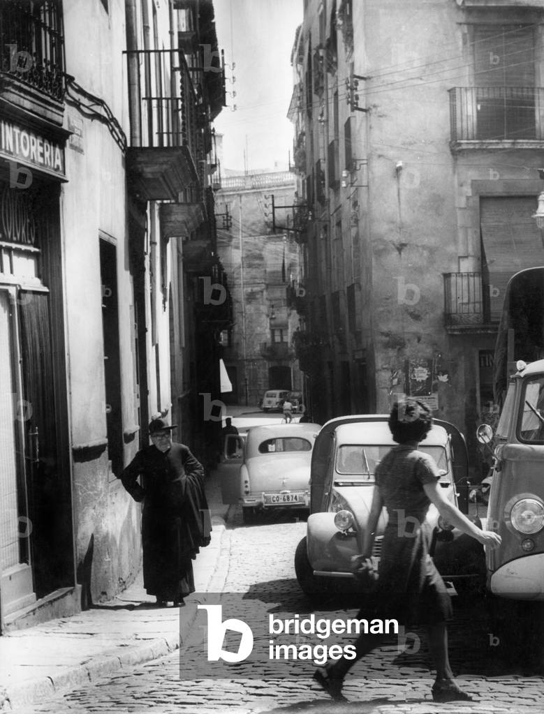 An alley in Gerona, 1963 (b/w photo)