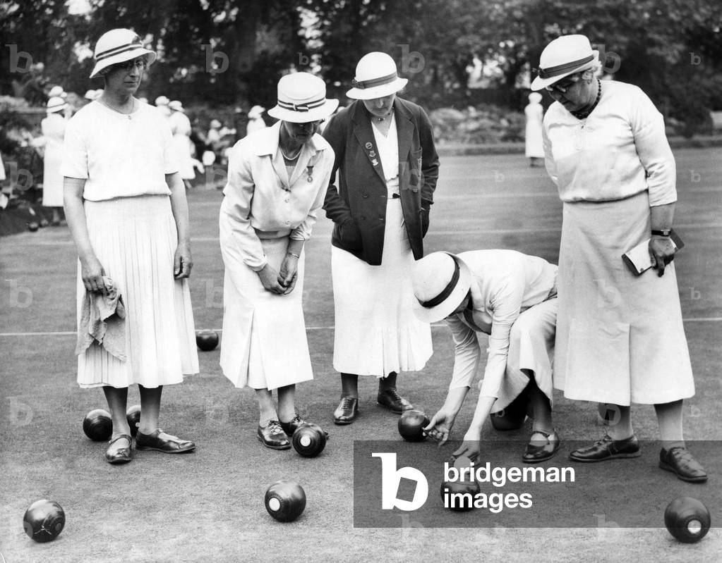 English women playing Bowls, 1936 (b/w photo)