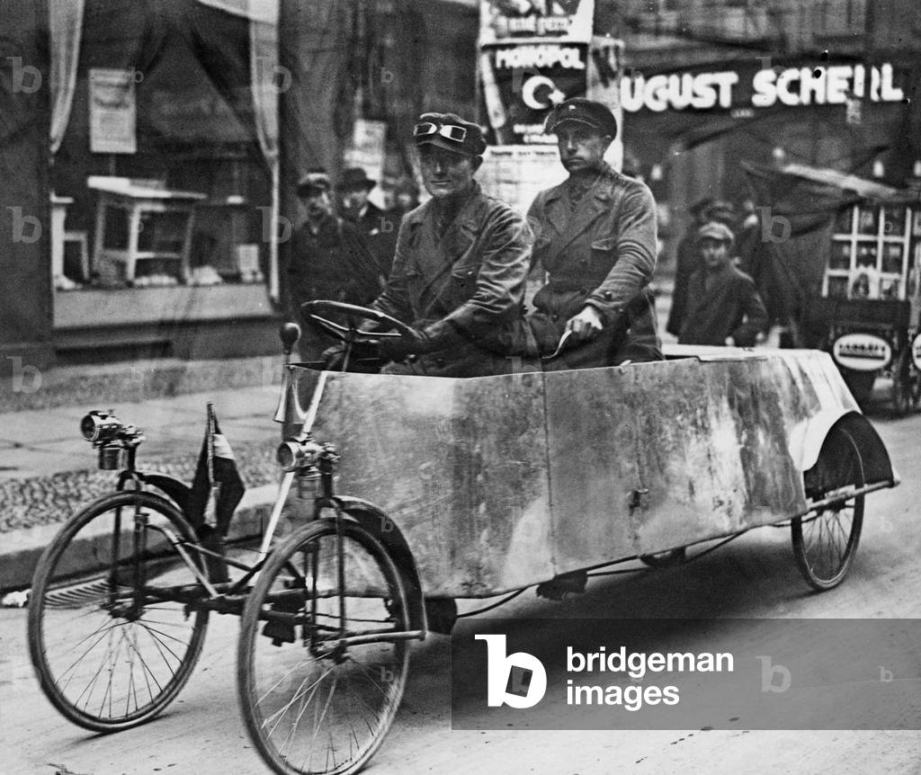 Great Depression: Unemployed in Berlin, 1929 (b/w photo)