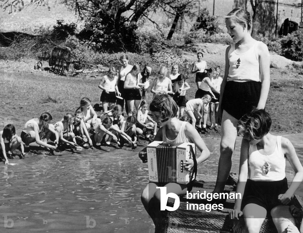 German Jungmaedel (Young Girls) making music, 1938 (b/w photo)