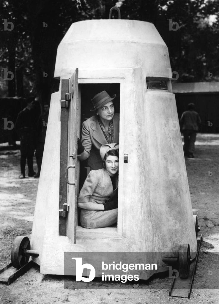 Mobile air-raid shelter in Paris, 1939 (b/w photo)
