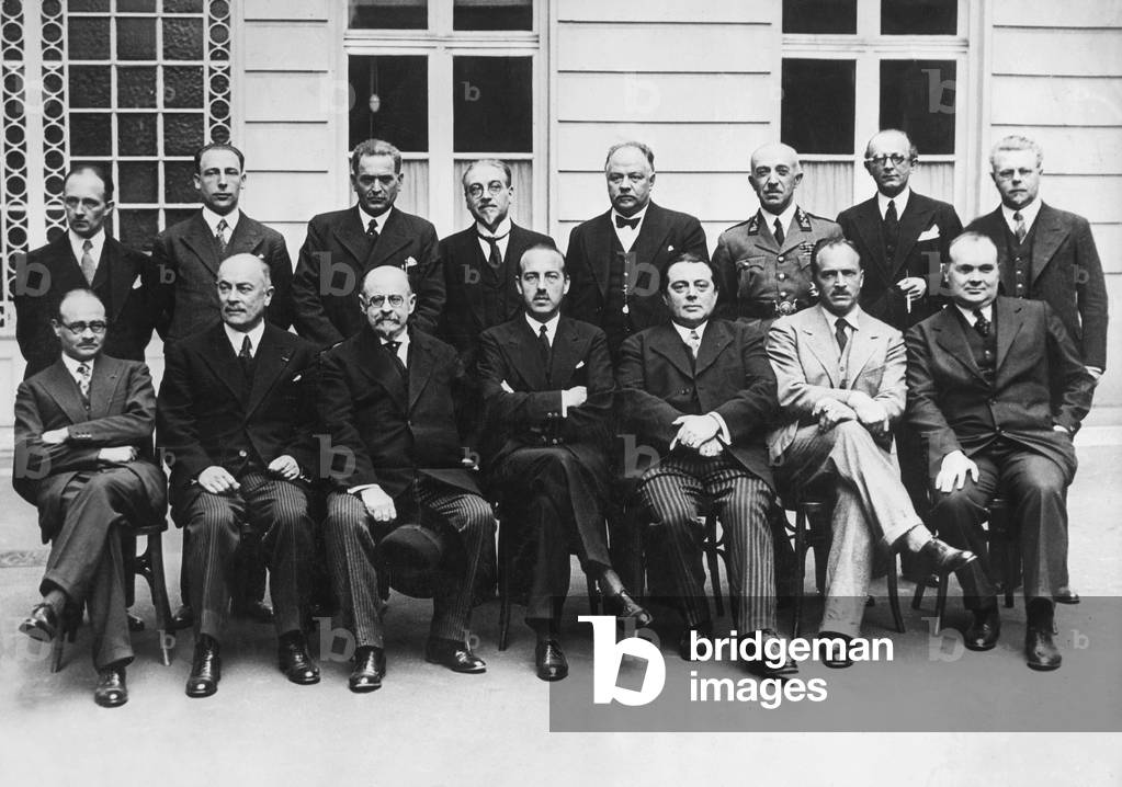 The new Belgian cabinet under the Prime Minister Paul van Zeeland, 1937 (b/w photo)
