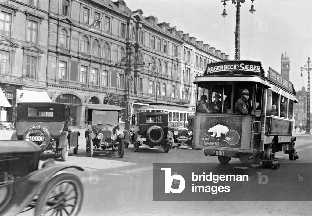 Street scene in Copenhagen, 1932 (b/w photo)