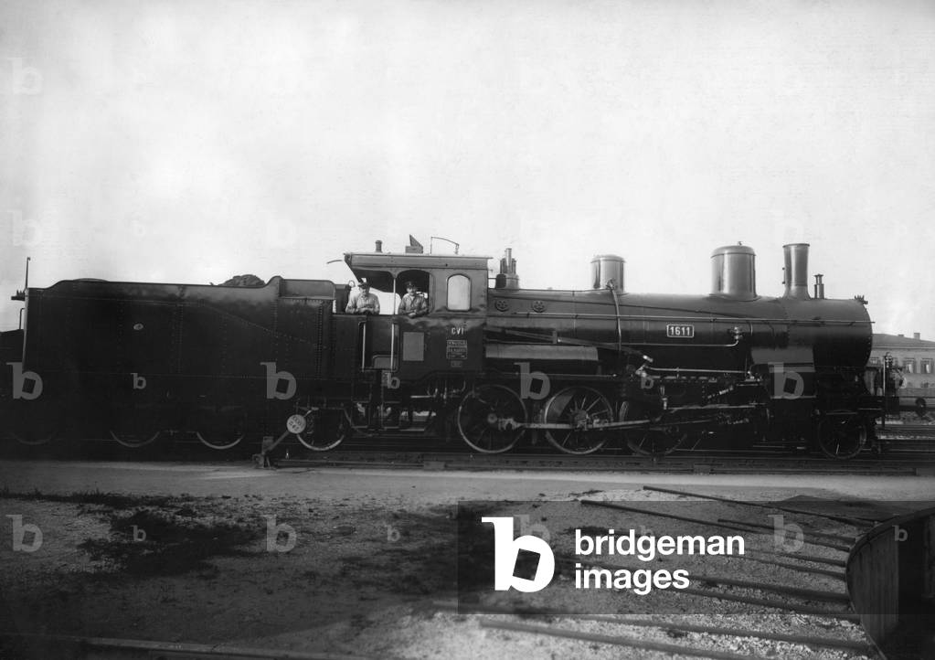Locomotive, 1902 (b/w photo)