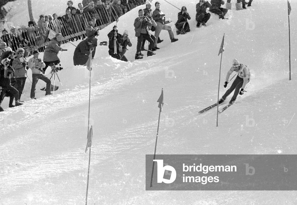Slalom competition at the Alpine World Ski Championships in Val Gardena, 1970 (b/w photo)