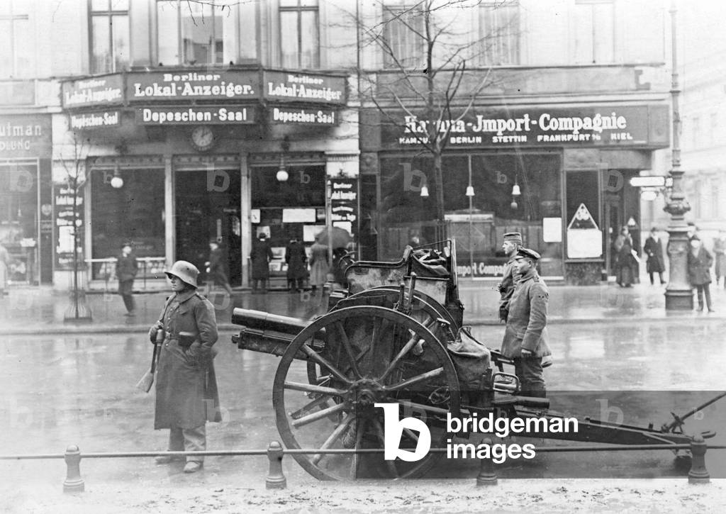Artillery protects the polling station, 1919