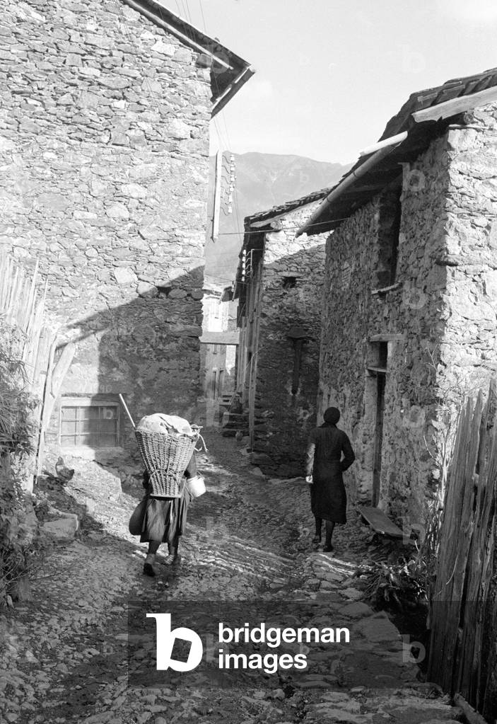 Villagers, 1960 (b/w photo)