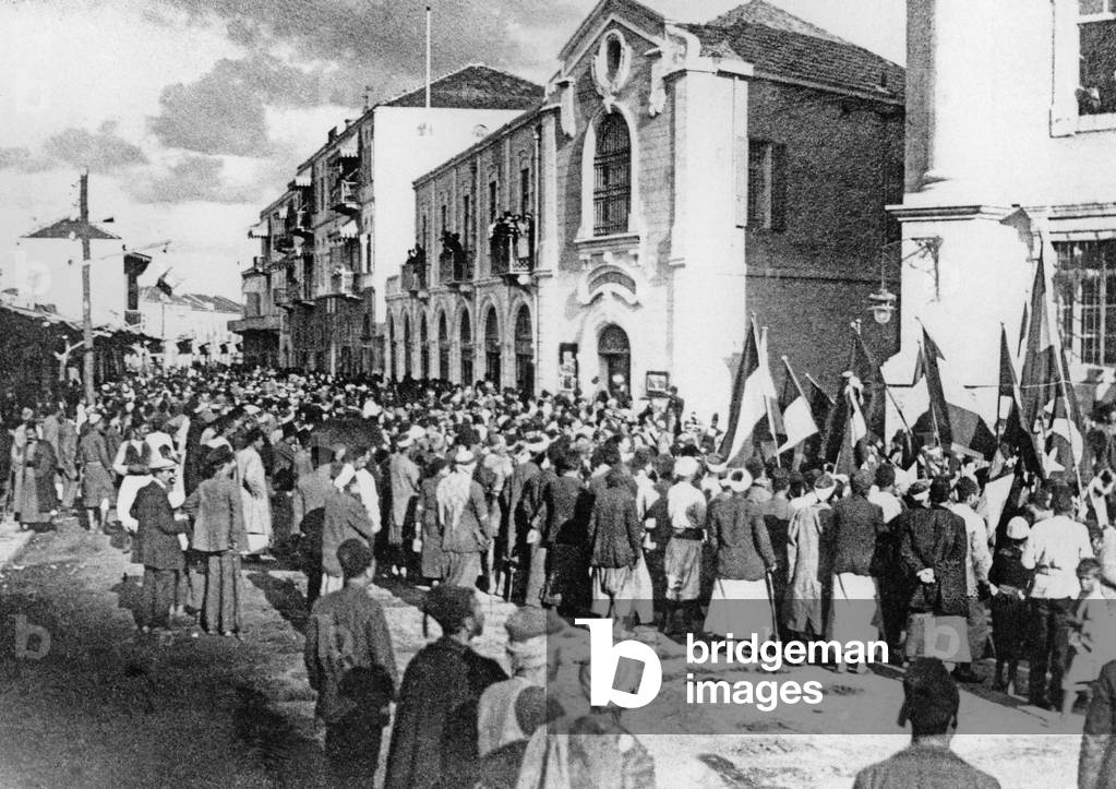 Rally on the occasion of the outbreak of the First World War in Jaffa, 1914
