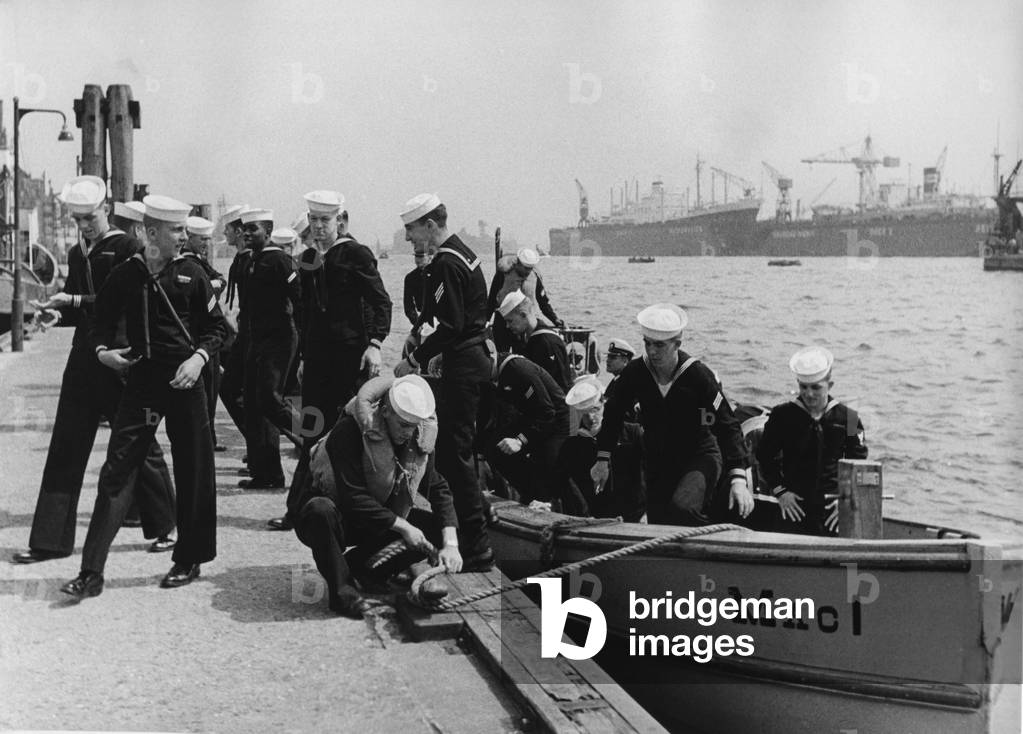 Fleet visit of the US Navy in Hamburg, 1950s (b/w photo)
