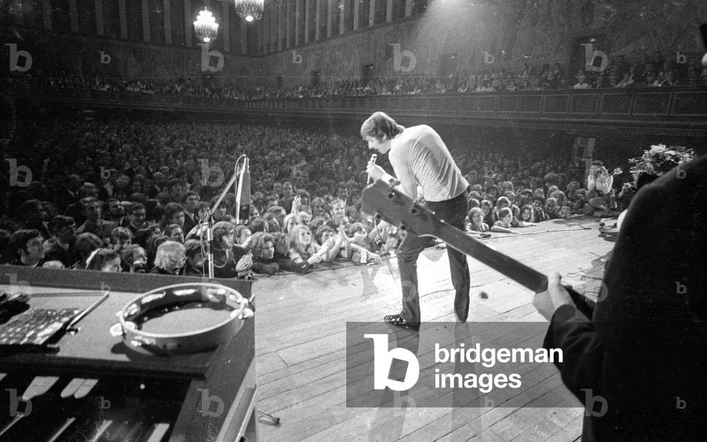 Performance by Udo Juergens at the Deutsches Museum in Munich, 1969 (b/w photo)