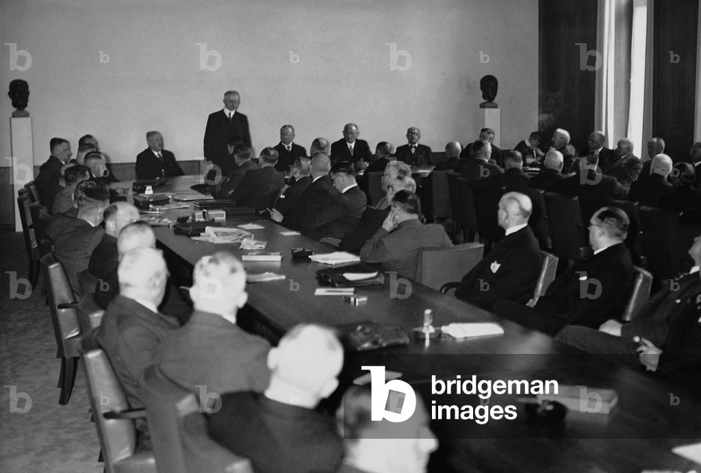 Hjalmar Schacht at the 16th Annual Meeting of the German Savings Banks and Giro Association, 1935 (b/w photo)