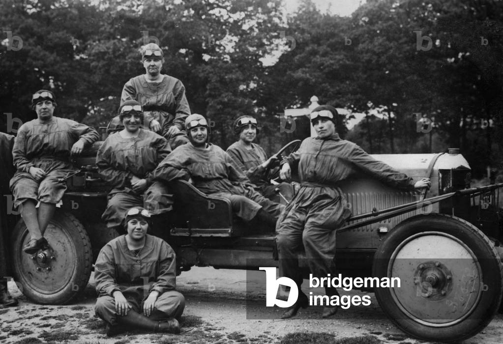 Automobile testers, 1921 (b/w photo)