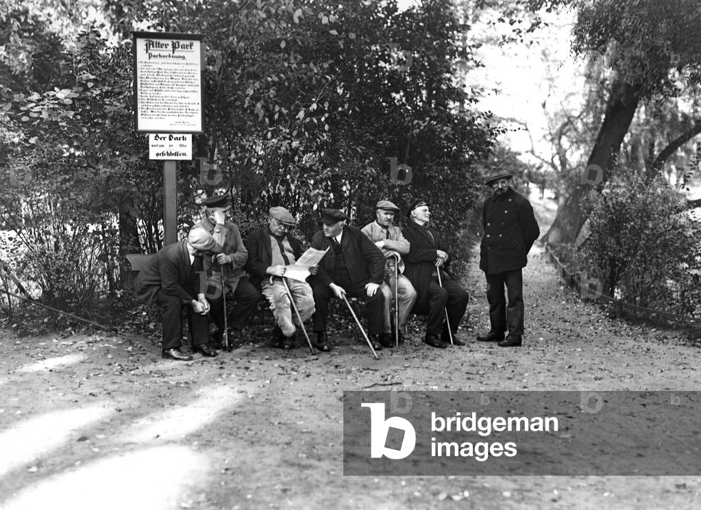 Pensioners in a park, 1931