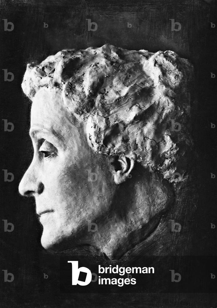 Elenore Duse (b/w photo)