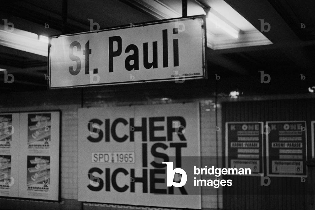 Promotional poster of SPD Hamburg in 1965 (b/w photo)