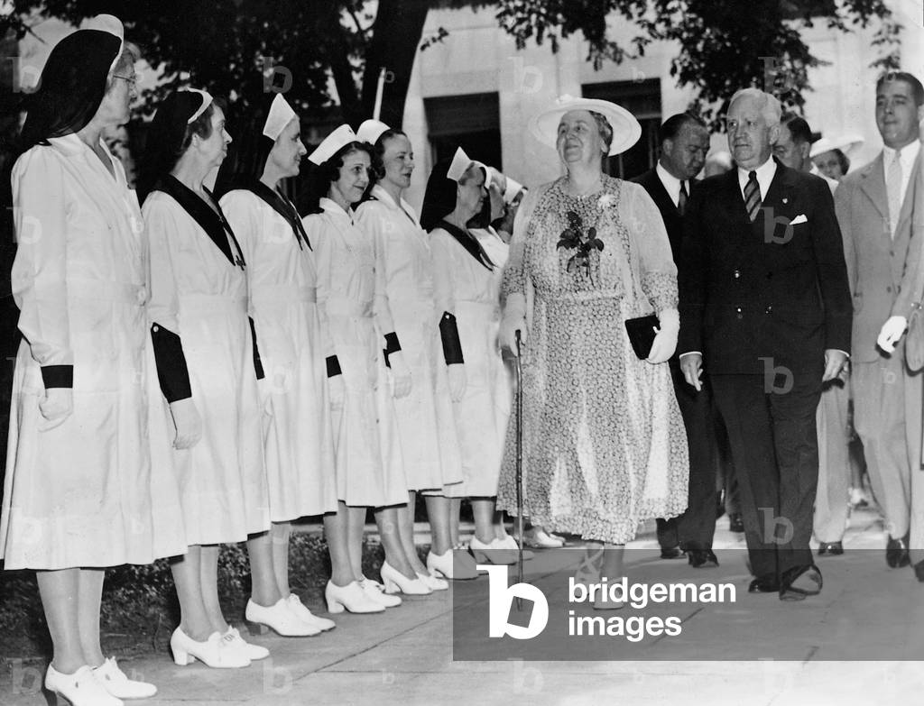 Queen Wilhelmina of the Netherlands and Norman H. Davis, 1943 (b/w photo)