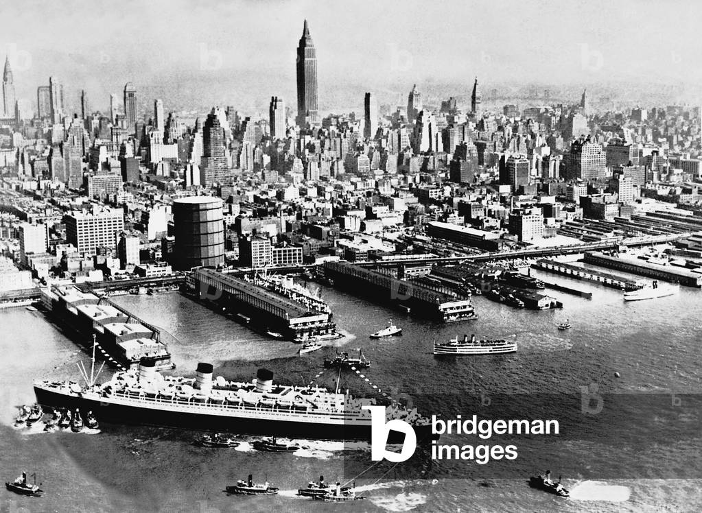 The 'Queen Mary' in the port of New York, 1936 (b/w photo)