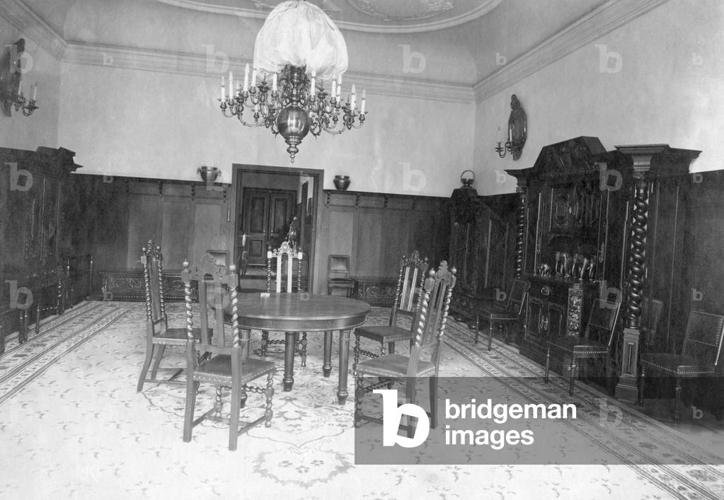 Dining room of Villa Dische in Langfuhr, 1912