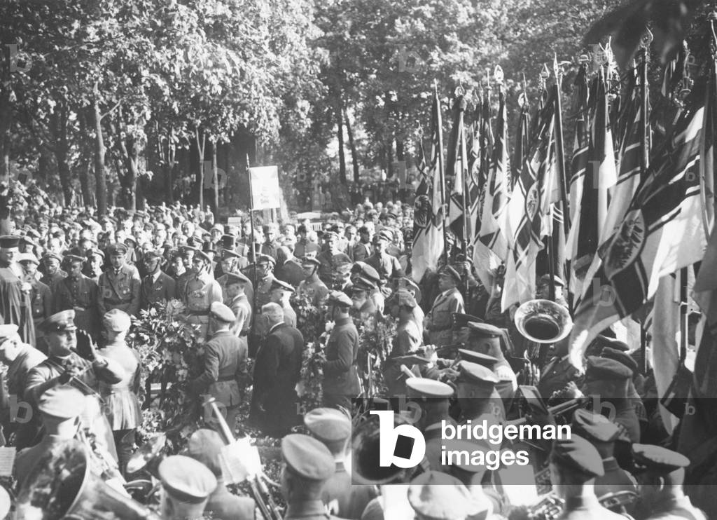 Burial of a murdered Stahlhelm member, 1932
