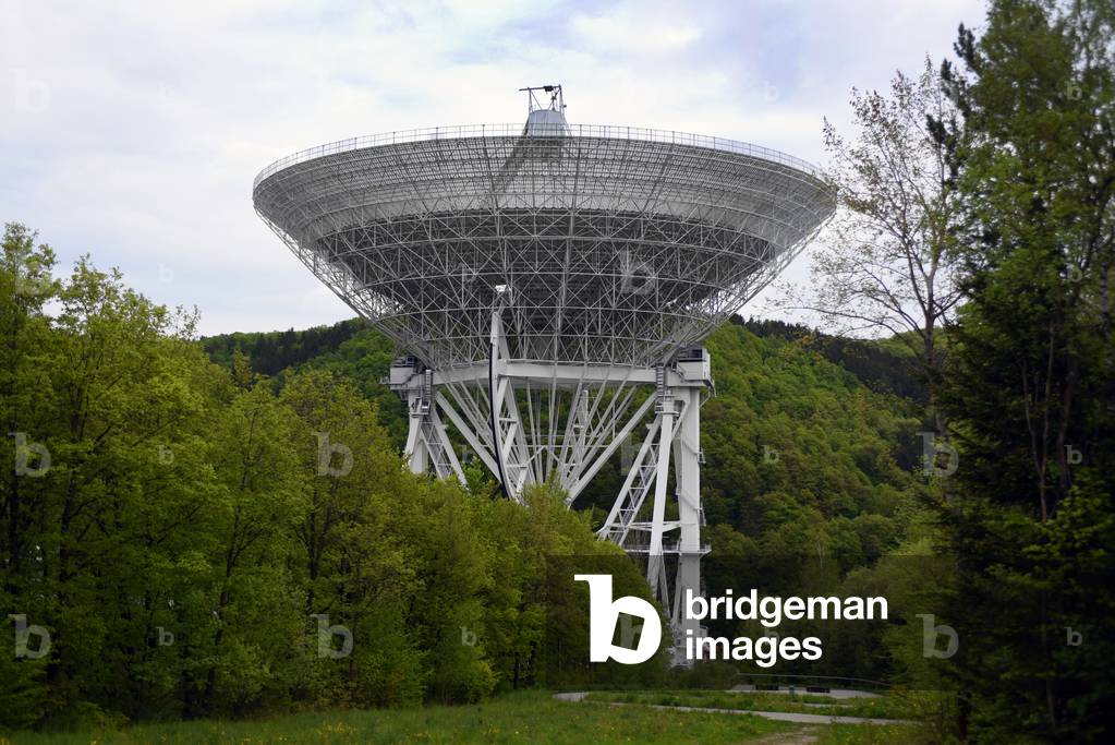 The Effelsberg radio telescope, Nordrhein-Westfalen, 2016 (photo)