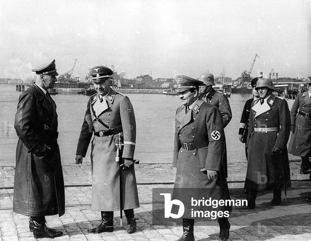 Frick, Himmler, Koch in the port of Memel (b/w photo)