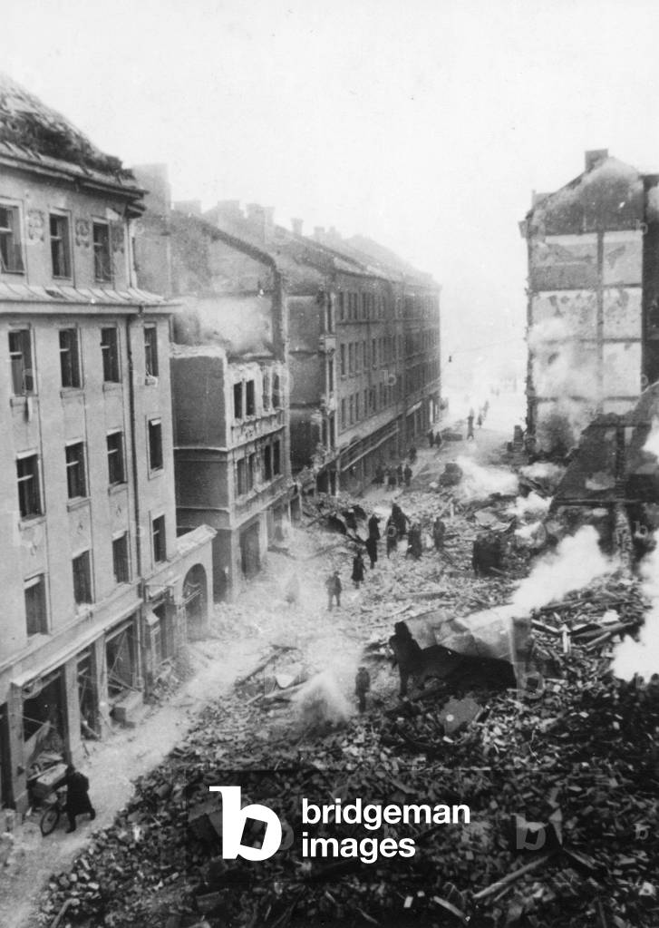 Allied air raids on Munich in the Second World War, 1944 (b/w photo)