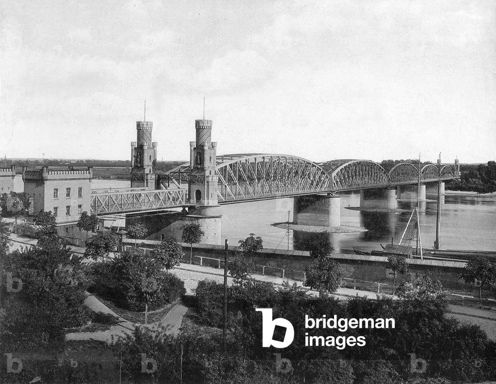 Railway bridge near Thorn, 1910 (b/w photo)